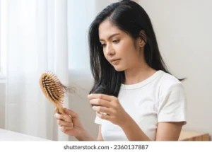 Read more about the article 🌿 How to Stop Hair Fall Naturally?: 10 Proven Home Remedies & Tips